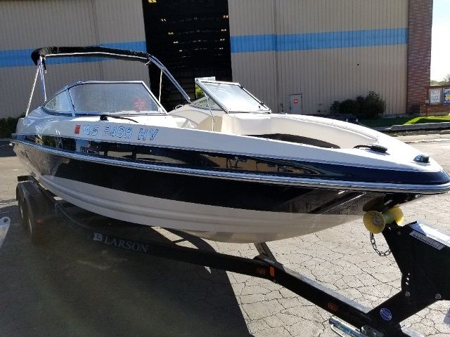 2011 Larson boat for sale, model of the boat is 226 SENZA & Image # 2 of 19