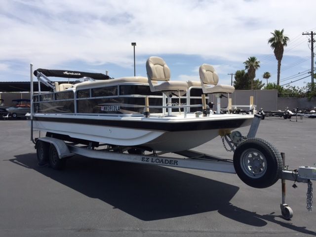 2014 Hurricane boat for sale, model of the boat is FD 226F OB & Image # 2 of 9