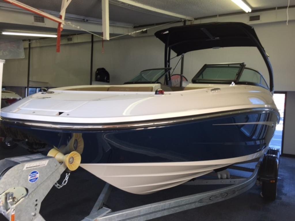 2016 Sea Ray boat for sale, model of the boat is 220 Sun Deck OB & Image # 2 of 15