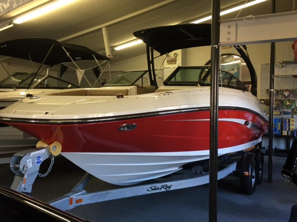 2016 Sea Ray boat for sale, model of the boat is 220 Sun Deck OB & Image # 1 of 13