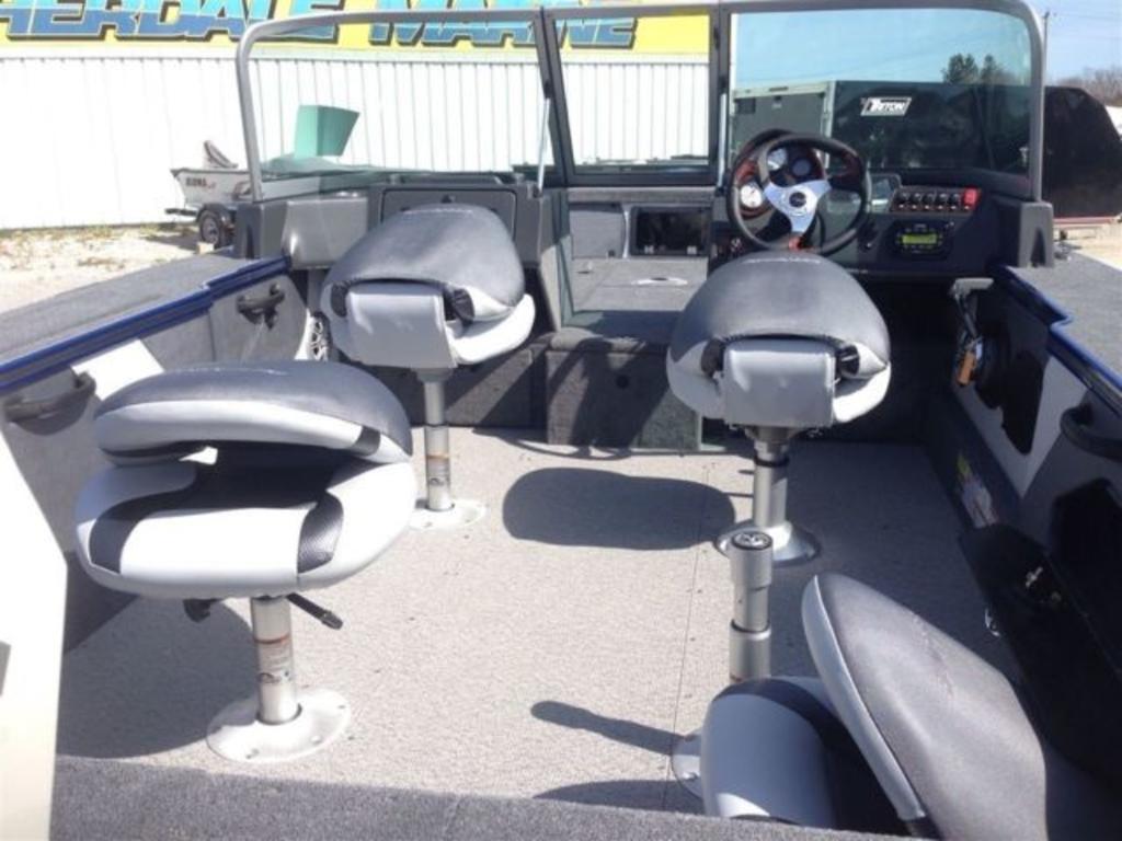 2015 Alumacraft boat for sale, model of the boat is Dominator 185 LE & Image # 5 of 12