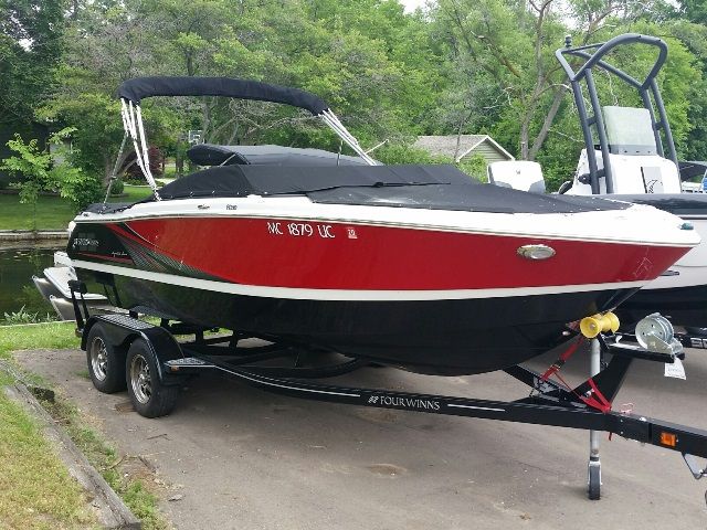 2017 Four Winns boat for sale, model of the boat is 210 H/SIGNATURE & Image # 2 of 16