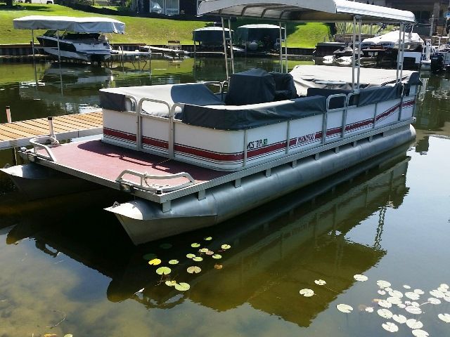 1992 Manitou boat for sale, model of the boat is 24PONTOON & Image # 1 of 12