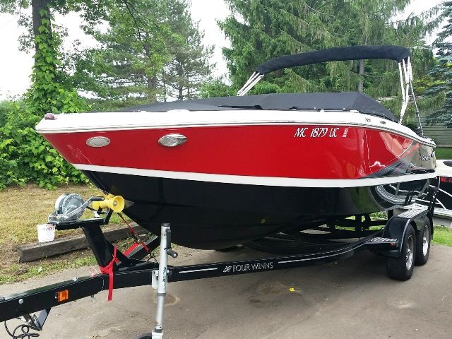 2017 Four Winns boat for sale, model of the boat is 210 H/SIGNATURE & Image # 1 of 16