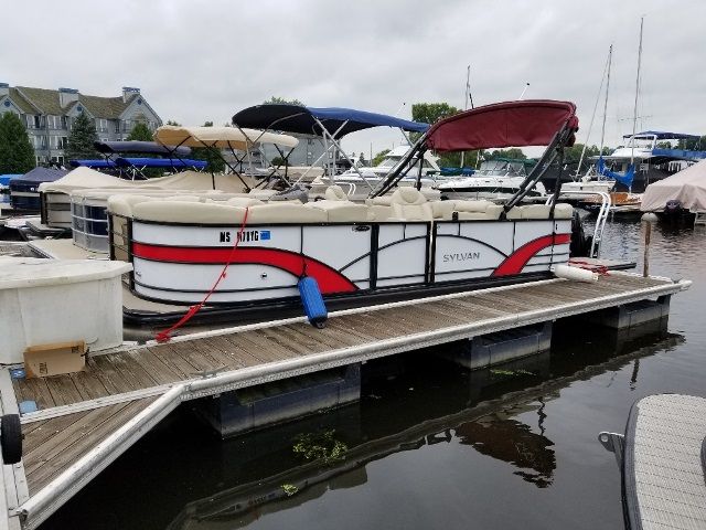 2018 Sylvan boat for sale, model of the boat is 8522 LZ & Image # 1 of 8