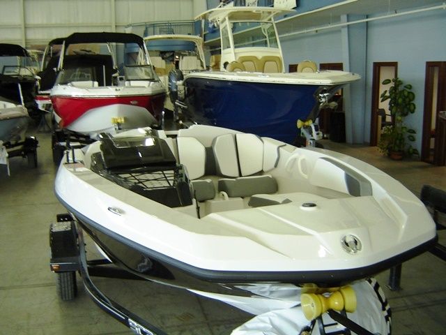 2019 Scarab boat for sale, model of the boat is 165G & Image # 2 of 11