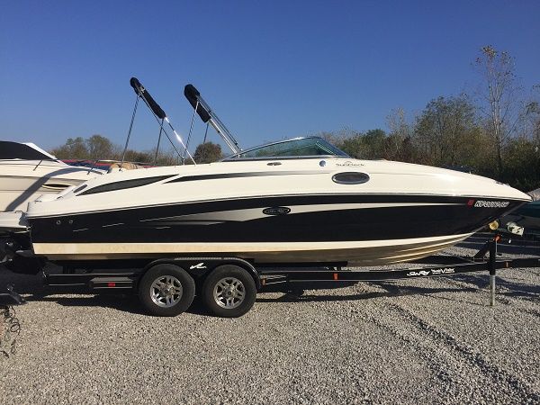 2011 Sea Ray boat for sale, model of the boat is 260 Sundeck & Image # 3 of 25