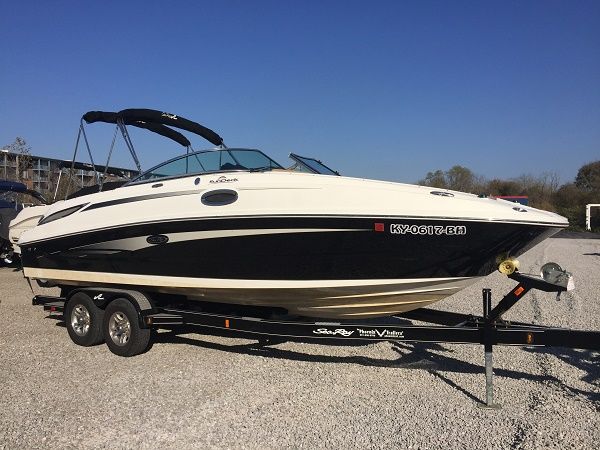 2011 Sea Ray boat for sale, model of the boat is 260 Sundeck & Image # 2 of 25