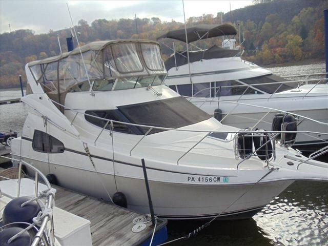 2005 Silverton boat for sale, model of the boat is 330 & Image # 1 of 35