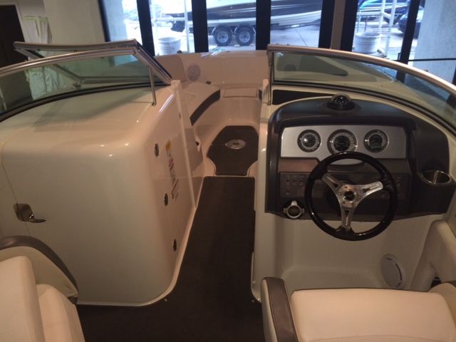 2012 Sea Ray boat for sale, model of the boat is 240 Sundeck & Image # 2 of 8