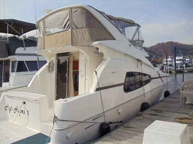 2005 Silverton boat for sale, model of the boat is 330 & Image # 2 of 35