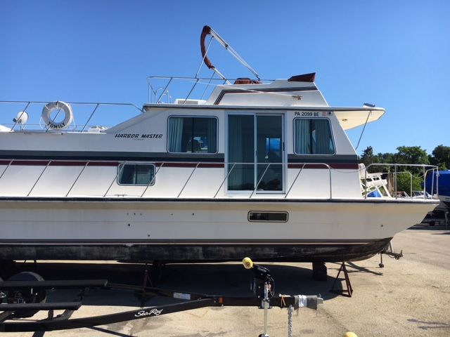 1992 Harbormaster boat for sale, model of the boat is 47 & Image # 2 of 37