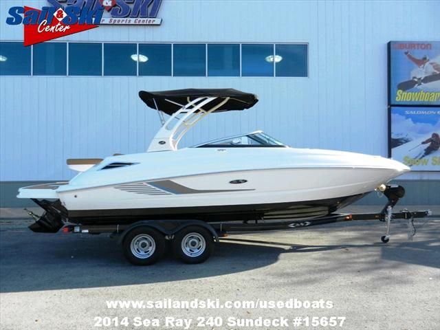2014 Sea Ray boat for sale, model of the boat is 240 Sundeck & Image # 1 of 30