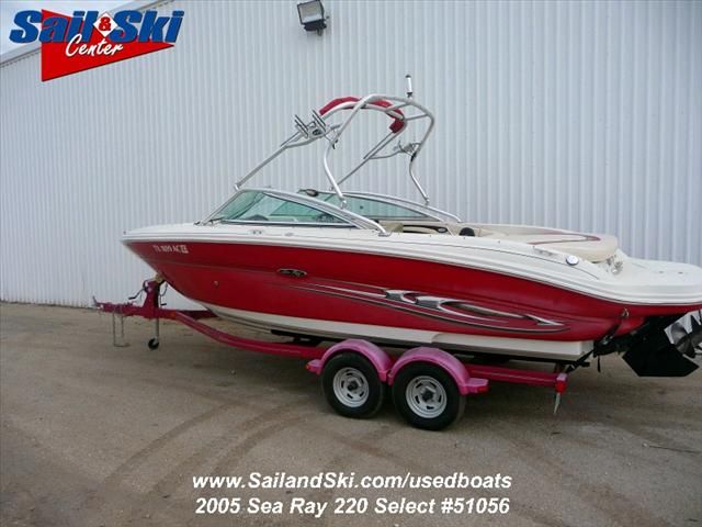 2005 Sea Ray boat for sale, model of the boat is 220 SELECT & Image # 2 of 25