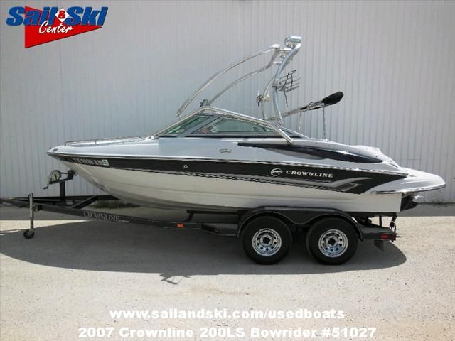 2007 Crownline boat for sale, model of the boat is 200 LS BOWRIDER & Image # 2 of 23