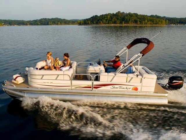 2009 Sun Tracker boat for sale, model of the boat is PARTY BARGE® 24 Signature Series & Image # 2 of 13
