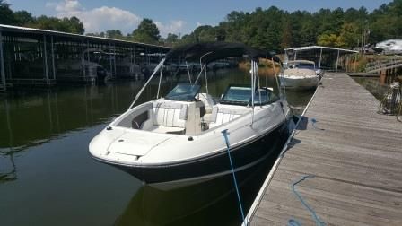 2016 Sea Ray boat for sale, model of the boat is 240 Sundeck & Image # 1 of 15