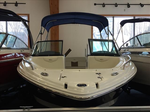 2017 Chaparral boat for sale, model of the boat is 227 & Image # 3 of 30
