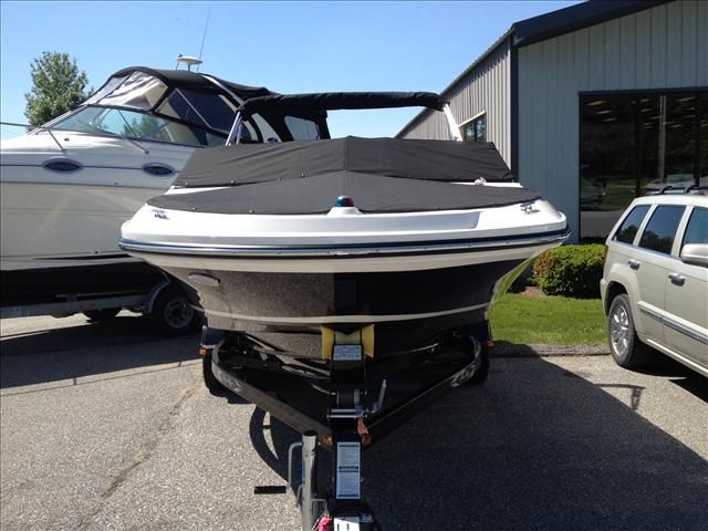 2015 Sea Ray boat for sale, model of the boat is 21 SPX & Image # 2 of 31