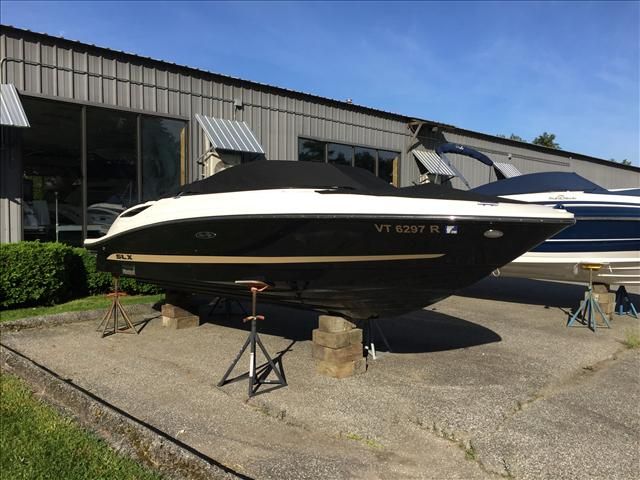 2015 Sea Ray boat for sale, model of the boat is 210 SLX & Image # 2 of 34