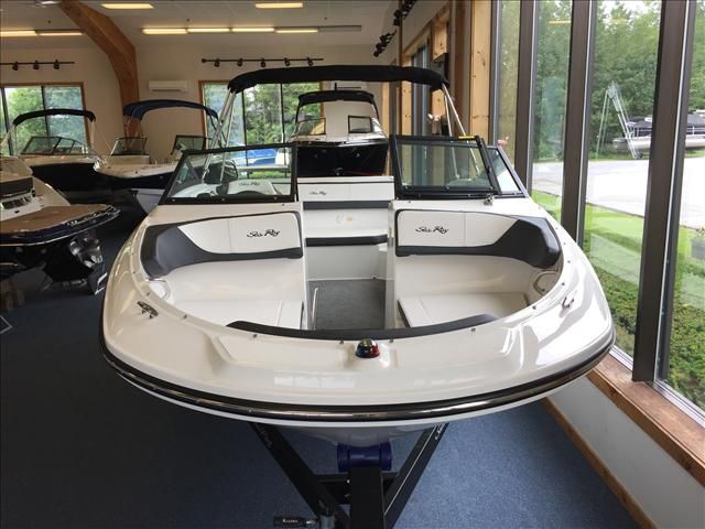 2017 Sea Ray boat for sale, model of the boat is SPX 190 & Image # 3 of 21