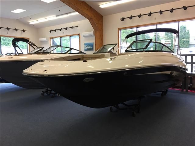 2017 Sea Ray boat for sale, model of the boat is SDX 240 & Image # 3 of 28