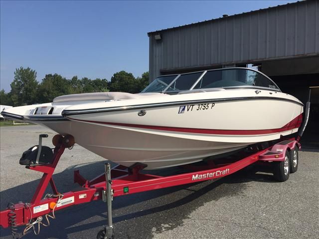 2006 Mastercraft boat for sale, model of the boat is 245 VRS & Image # 1 of 34