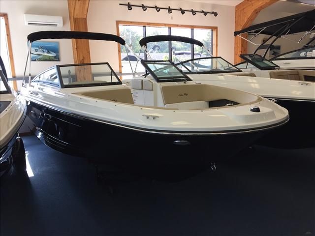 2018 Sea Ray boat for sale, model of the boat is SPX 230 & Image # 1 of 27