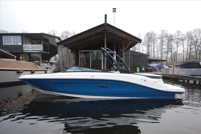 2018 Sea Ray boat for sale, model of the boat is SPX 230 & Image # 4 of 27