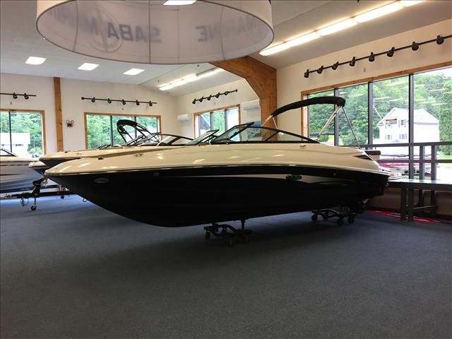 2017 Sea Ray boat for sale, model of the boat is SDX 240 & Image # 1 of 28