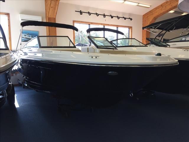 2018 Sea Ray boat for sale, model of the boat is SPX 230 & Image # 3 of 27