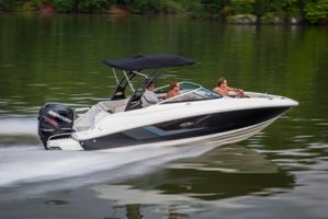 2015 SEA RAY 220 SUNDECK OUTBOARD for sale