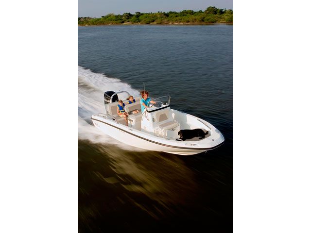 2018 Boston Whaler boat for sale, model of the boat is 180 & Image # 2 of 10