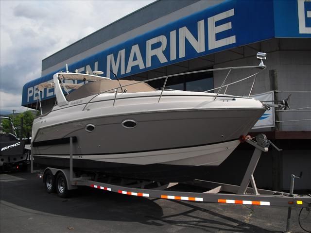 2005 Rinker boat for sale, model of the boat is Fiesta Vee 270 Express Cruiser & Image # 1 of 25