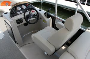 2017 SunChaser Classic Cruise 8524 Lounger DH Sport Boat Test Photo