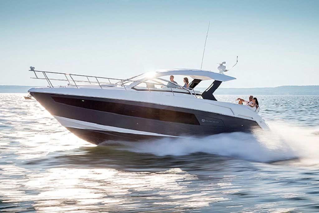 2020 Cruisers Yachts 39 EXPRESS COUPE