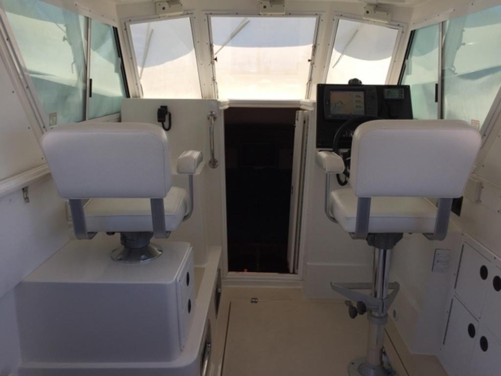 2005 Albin Yachts boat for sale, model of the boat is Albin 28 Tournament Express & Image # 5 of 9