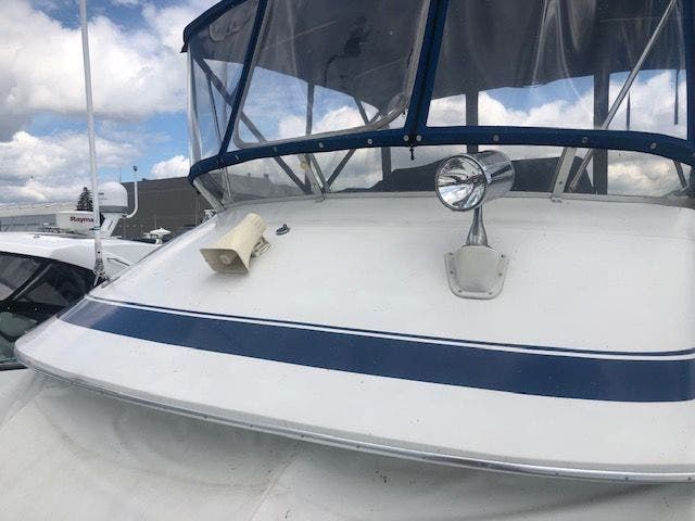 1990 Chris Craft boat for sale, model of the boat is 392 COMMANDER & Image # 2 of 54