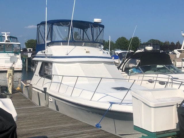 1990 Chris Craft boat for sale, model of the boat is 392 COMMANDER & Image # 1 of 54