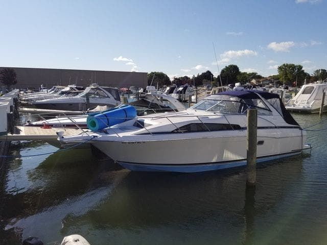 1998 Bayliner boat for sale, model of the boat is 3255 AVANTI & Image # 1 of 28