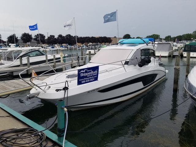 2020 Four Winns boat for sale, model of the boat is 355 VISTA & Image # 2 of 17