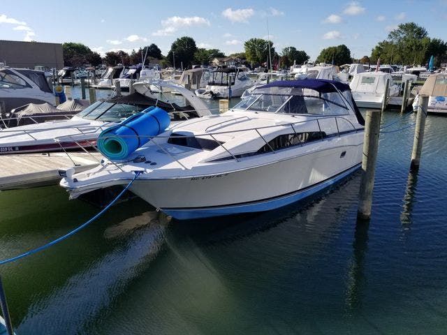 1998 Bayliner boat for sale, model of the boat is 3255 AVANTI & Image # 2 of 28