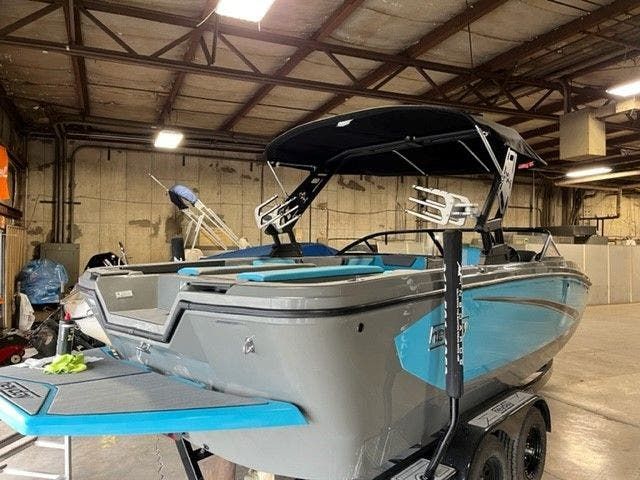2021 Heyday boat for sale, model of the boat is 22-WT2/DC & Image # 2 of 10