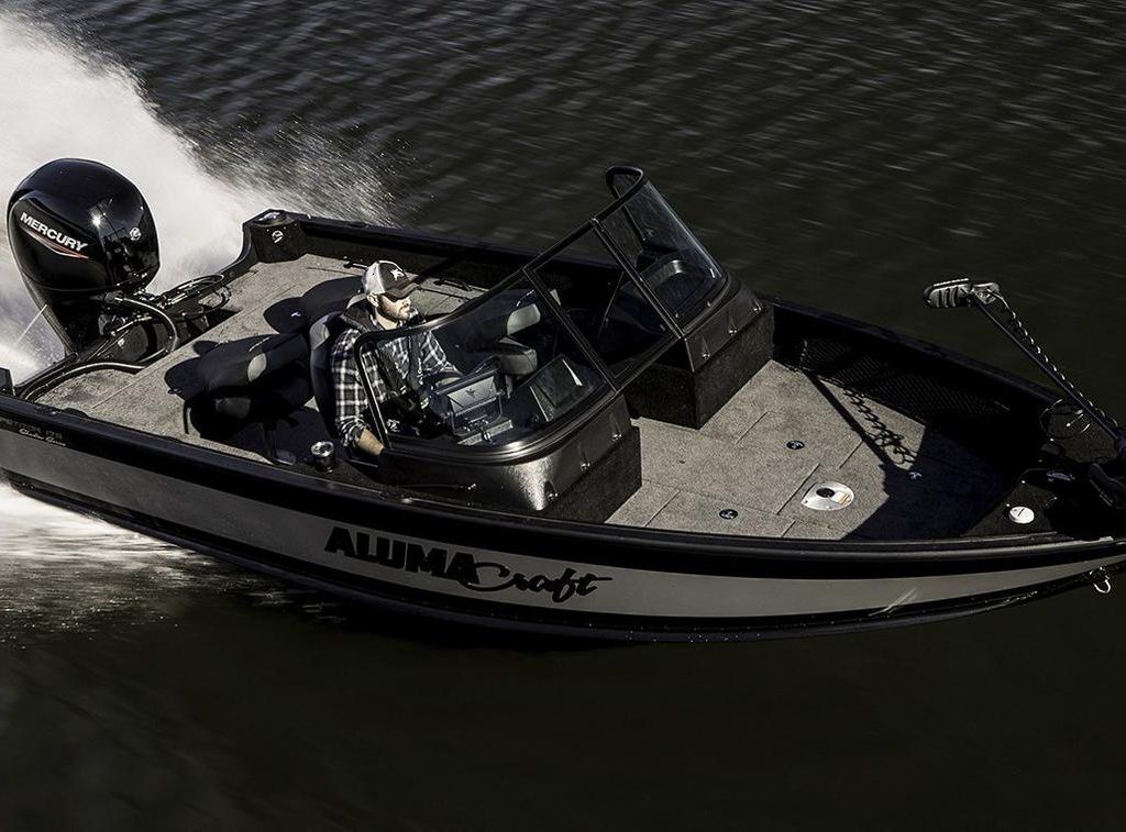 2021 Alumacraft boat for sale, model of the boat is Alumacraft Competitor Shadow 175 Sport & Image # 1 of 3