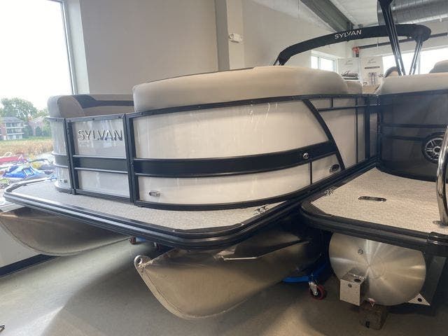 2022 Sylvan boat for sale, model of the boat is L5DLZ & Image # 2 of 10
