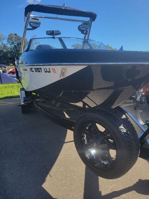 2014 Malibu boat for sale, model of the boat is 23 LSV & Image # 2 of 21
