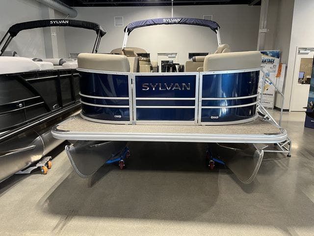 2022 Sylvan boat for sale, model of the boat is 8520MirageLZ & Image # 1 of 4