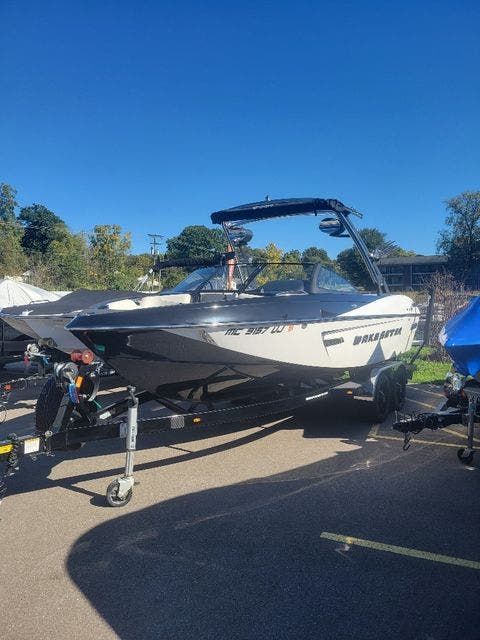 2014 Malibu boat for sale, model of the boat is 23 LSV & Image # 1 of 21