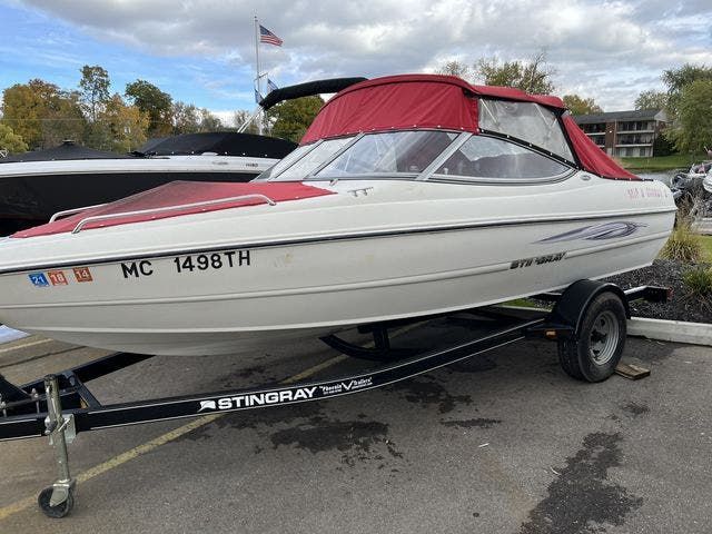 2011 Stingray boat for sale, model of the boat is 185LS & Image # 1 of 6