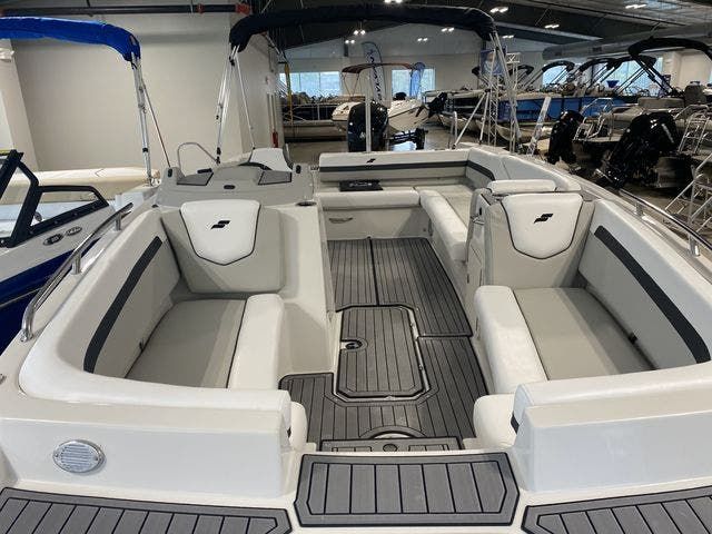 2022 Starcraft boat for sale, model of the boat is 211SVX/OB & Image # 2 of 12